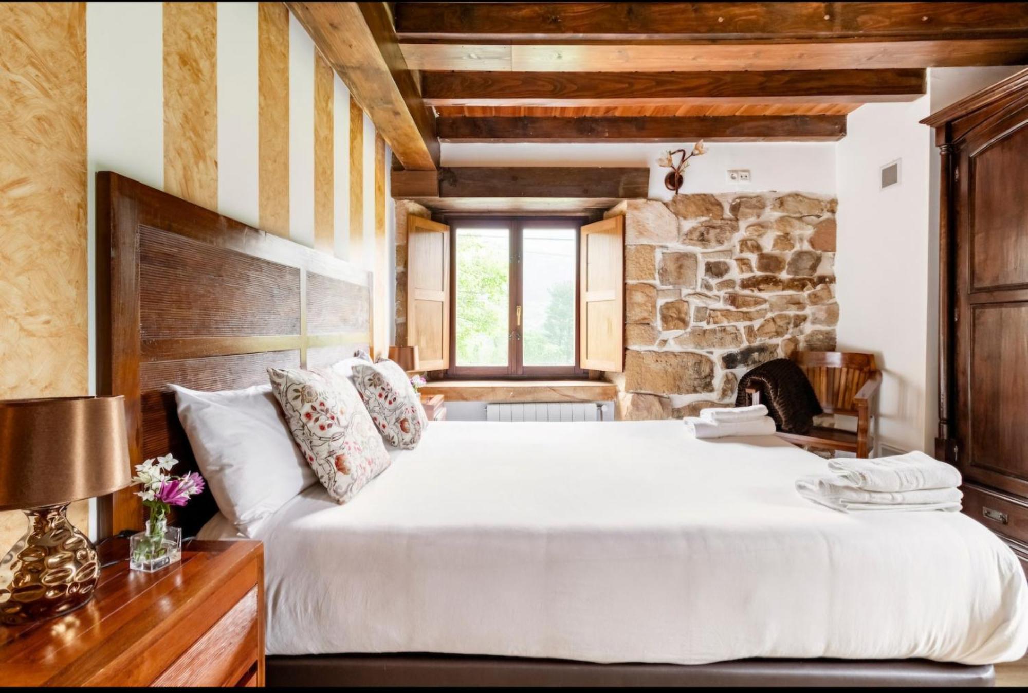 Casa De Pueblo Las Golondrinas De Luena San Miguel de Luena エクステリア 写真