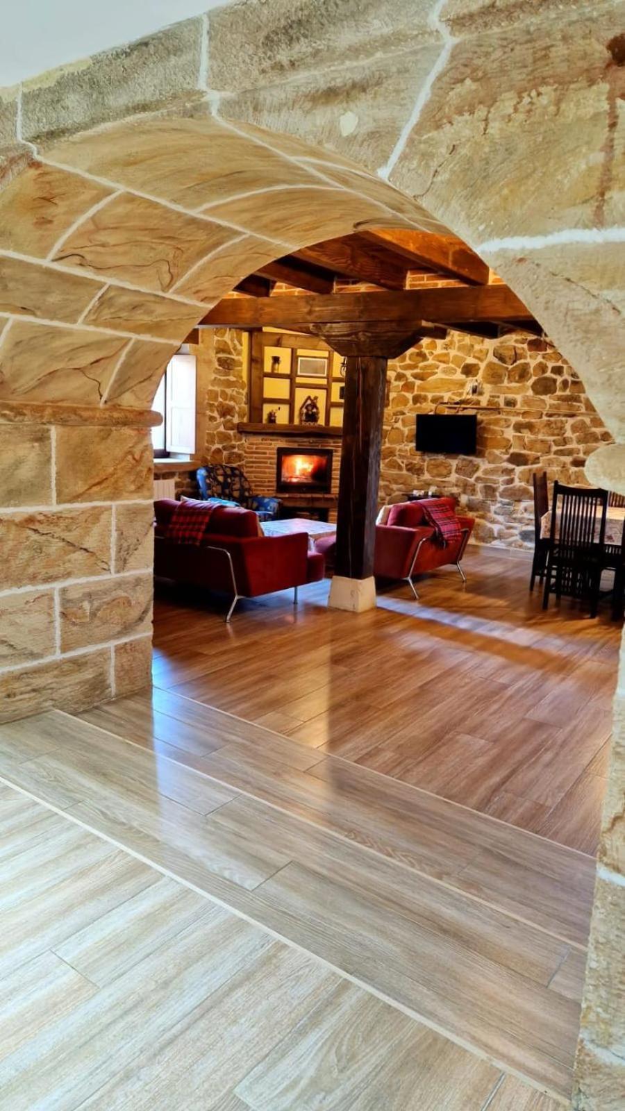 Casa De Pueblo Las Golondrinas De Luena San Miguel de Luena エクステリア 写真